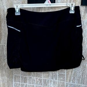 Lucy workout/tennis skirt, black, size large